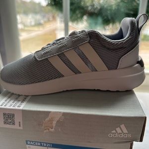 Adiddas Sneakers